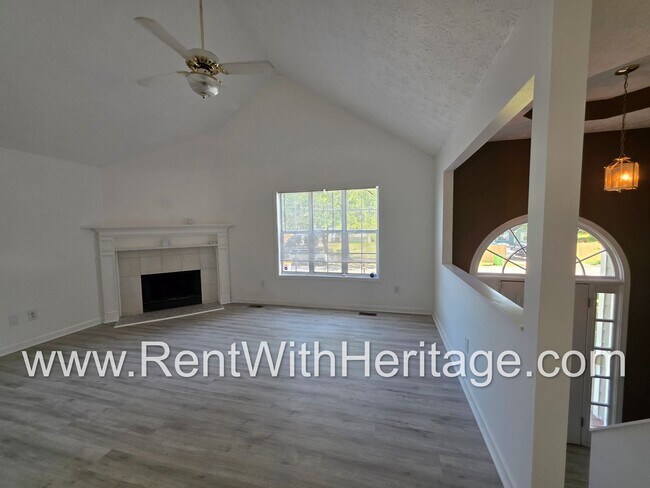 Building Photo - Amazing 3 Bedroom/ 2 Bath Home / Semi Finished Basement /  Exercise Room or Flex Room / Beautiful...