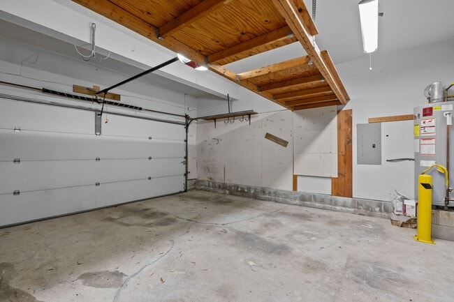 Building Photo - Your Dream Home Awaits!