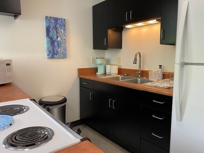 Building Photo - 420 US-89