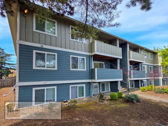 Building Photo - 17150 SW Heritage Ct