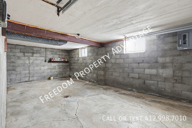 Building Photo - 25 Ridge Dr