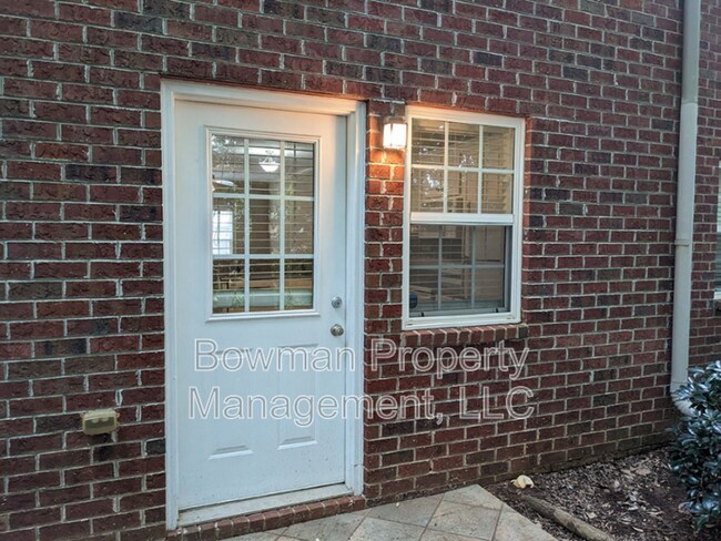 Building Photo - 460 S Barnett Shoals Rd