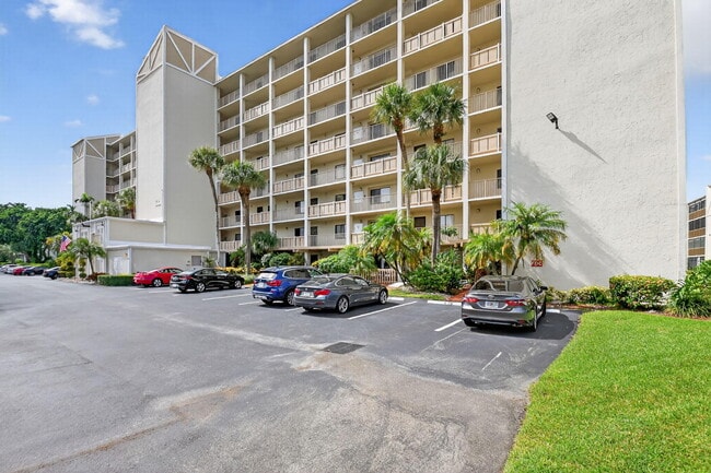 Building Photo - 14460 Strathmore Ln