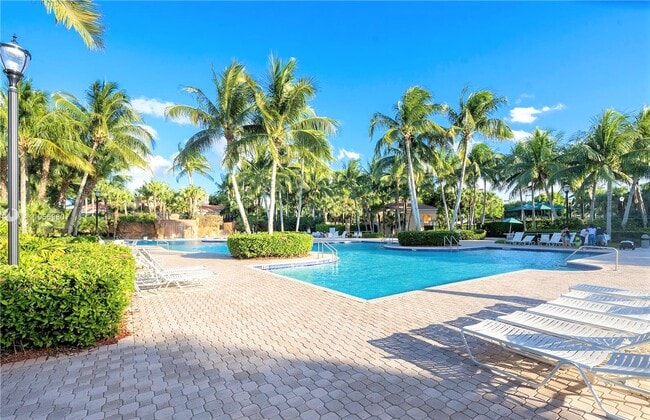 Building Photo - 16331 SW 49th Ct