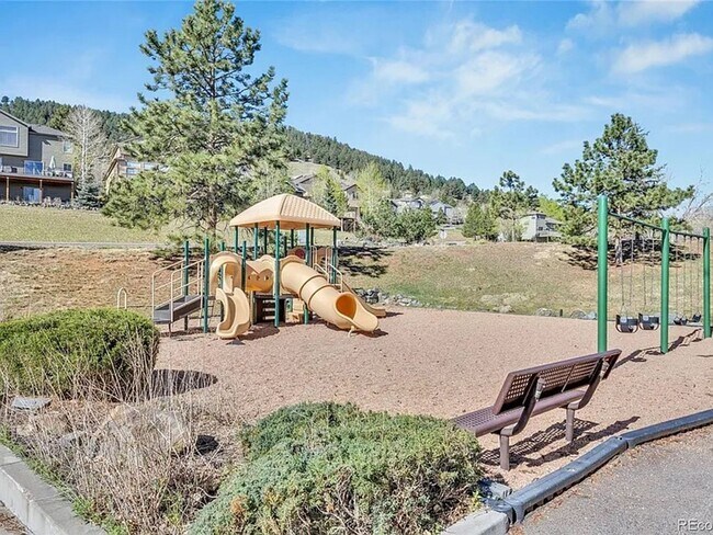 Building Photo - 23646 Pondview Pl