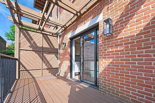 Building Photo - 4059 St Johns Way