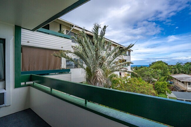Building Photo - Beautifully Renovated 1 Bedroom/1 Bath Iao...