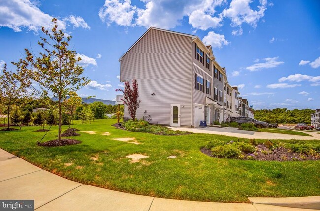 Building Photo - 110 Sophie St