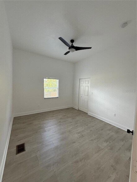 Building Photo - 114 W Amelia Ave