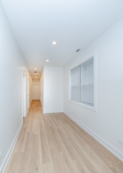 Building Photo - 6050 S Eberhart Ave
