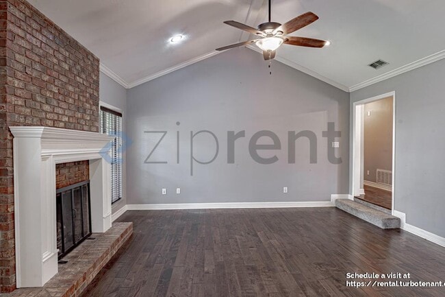 Building Photo - 10926 Mosswood Dr