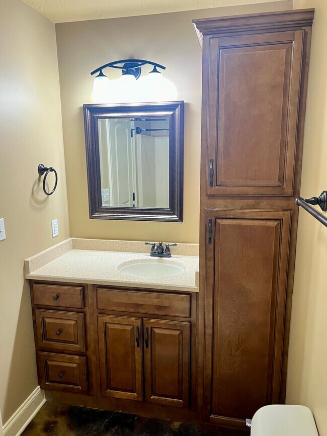 Building Photo - 6057 Beaver Creek Ln