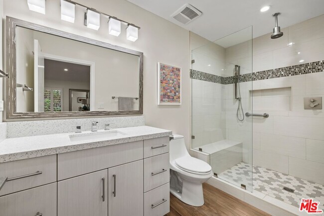 Building Photo - 449 N Bundy Dr
