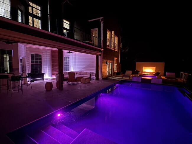 Building Photo - The Finest Furnished Upscale Executive Home, an Exquisite Luxury Rental, in Tega Cay for the Disc...