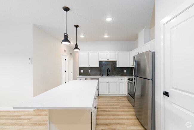 3BR, 2BA - 1,210SF - Kitchen - Bonneville Apartments