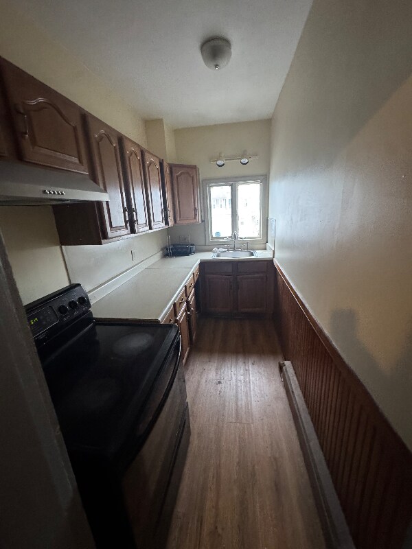 Building Photo - 21 Branch St