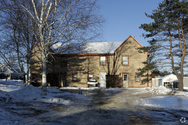 Building Photo - Breary Farms Apartments