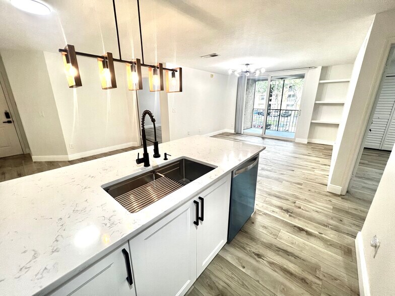 Building Photo - 7618 Pissarro Dr