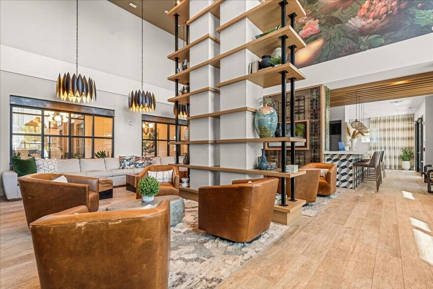 Building Photo - 1223 E Plant St