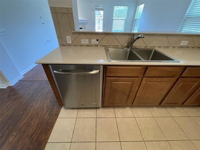 Building Photo - 3517 Bronco Bend Loop