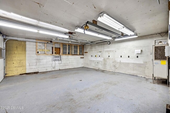 Building Photo - 1538 N Susquehanna Trail