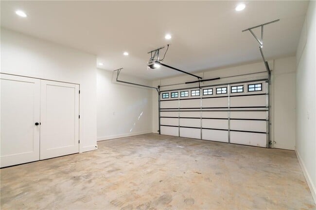 Building Photo - 1453 Bridges Ave SW