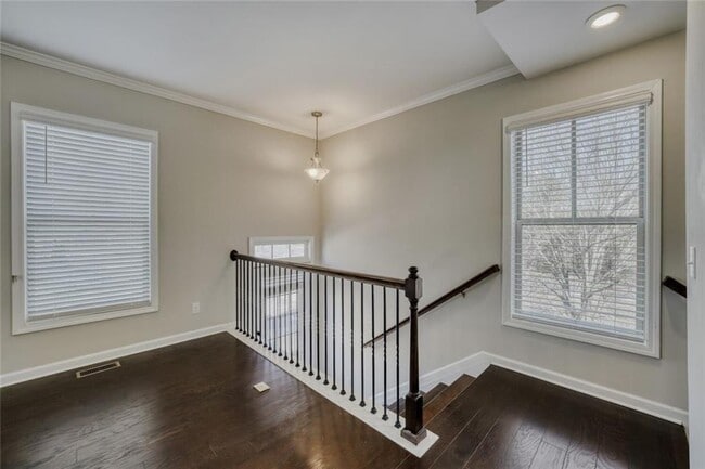 Building Photo - 901 Sunset Park Dr