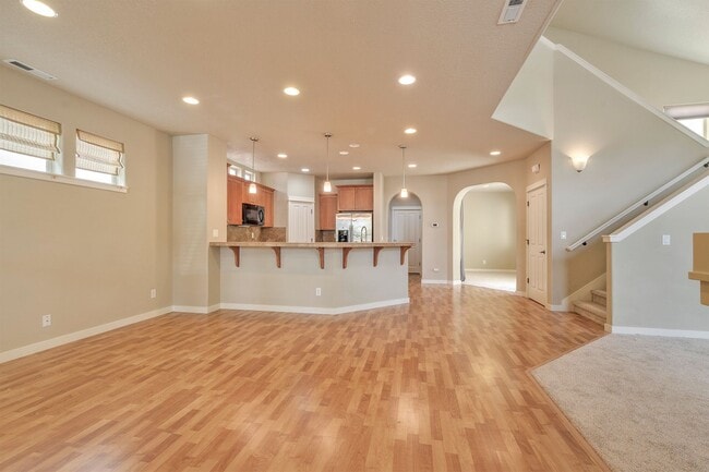 Building Photo - Executive style home