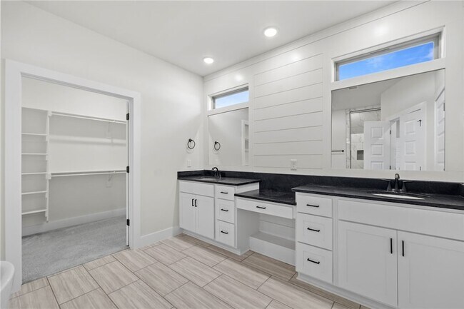 Building Photo - 1110 Montieri Dr