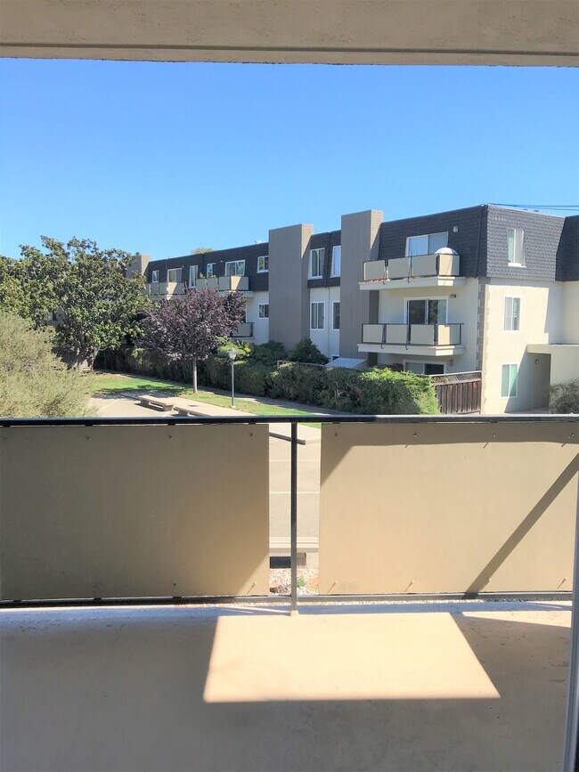 balcony - 3050 Los Prados St
