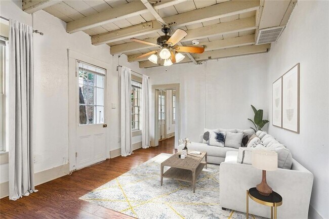 Building Photo - 1112 Royal St