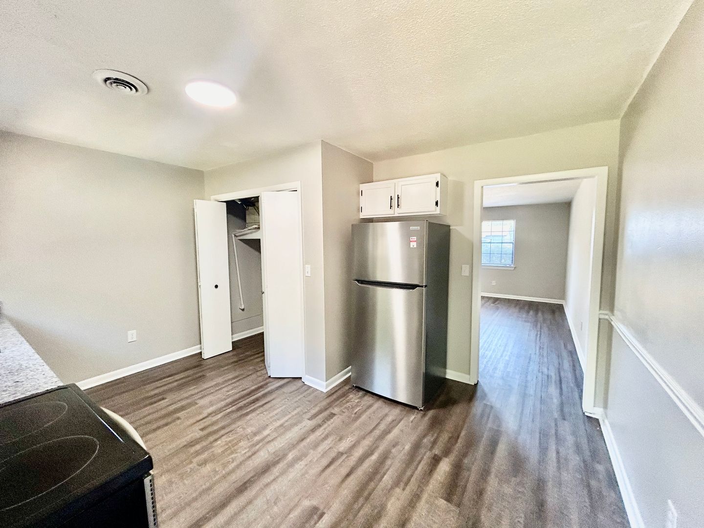 Interior Photo - 706 Roberta Dr