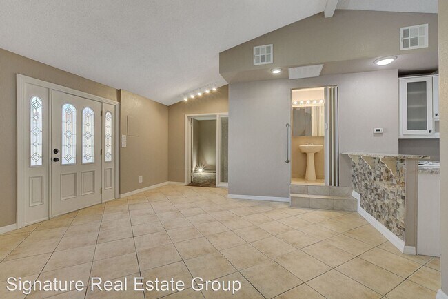 Building Photo - 4 br, 2.5 bath House - 3569 Taos Lane