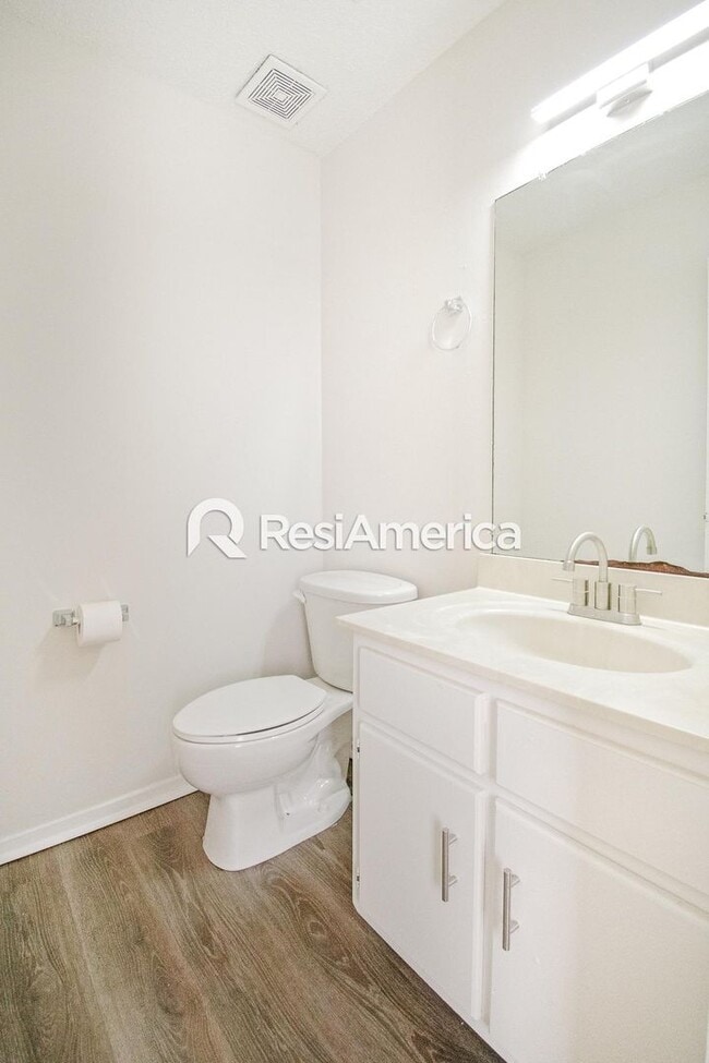 Building Photo - Newly Renovated 3/1.5 in Horn Lake