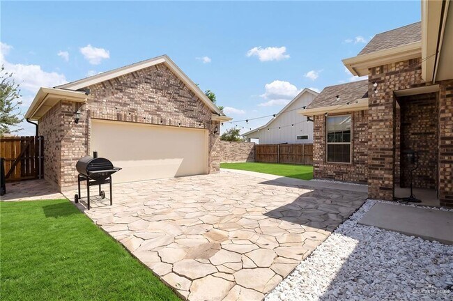 Building Photo - 14505 Limestone Way