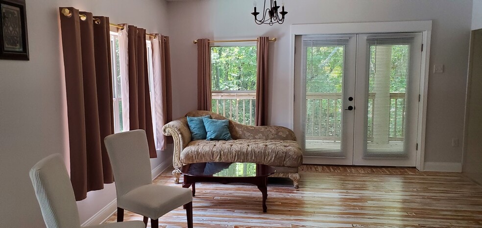 Building Photo - 6542 Sherry Ln