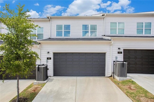 Building Photo - 1961 James Red Moore Blvd