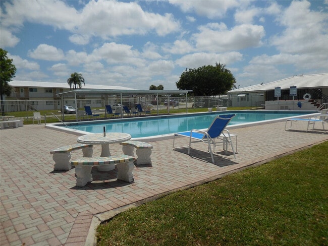 Building Photo - 3050 NW 1st Ave