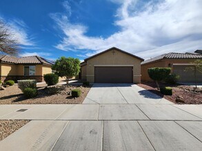 Building Photo - Beautiful Single Story 3 Bedroom close to Cadence