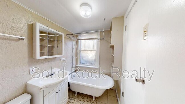 Building Photo - 3137 W Kiowa St