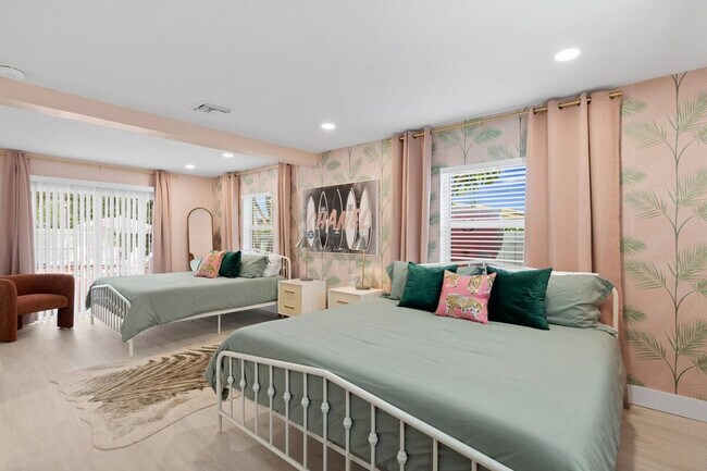 Building Photo - 26 Northeast St