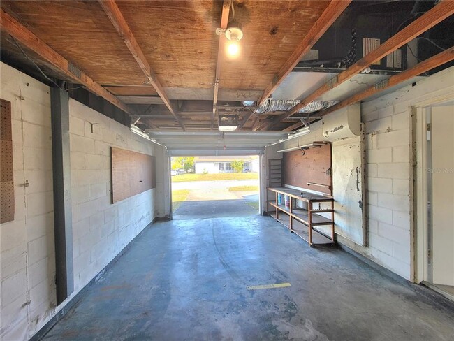 Building Photo - 4004 Grayton Dr