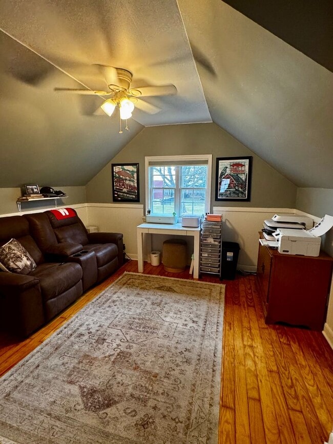 Building Photo - Adorable Home For Rent!