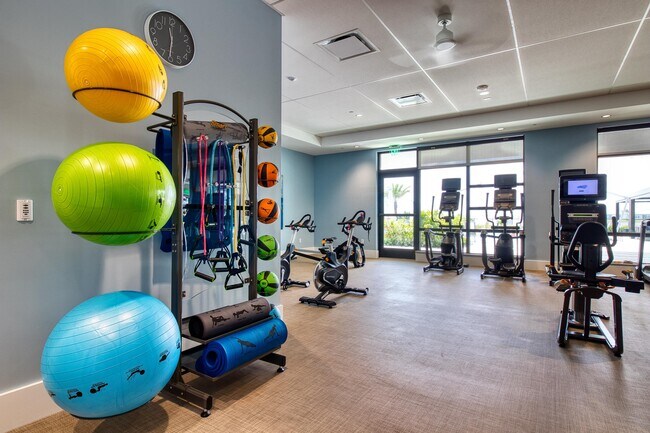 Building Photo - 10407 SW Aquila Wy