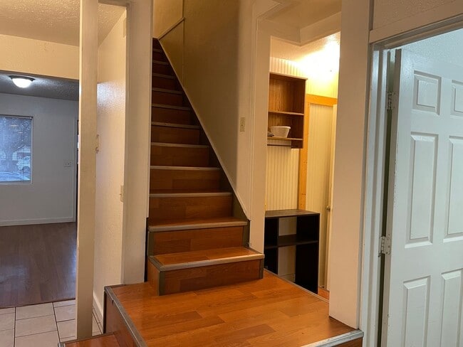 Building Photo - 616 S Washington St