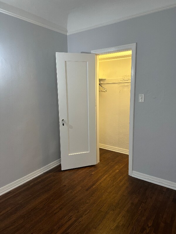 Building Photo - 3221 W 43rd Pl