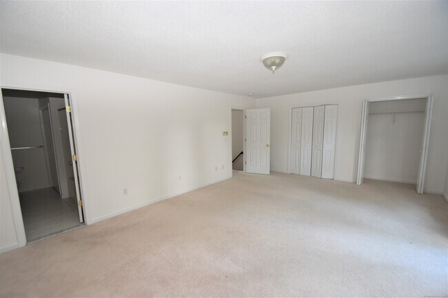 Building Photo - 49 Overshot Dr