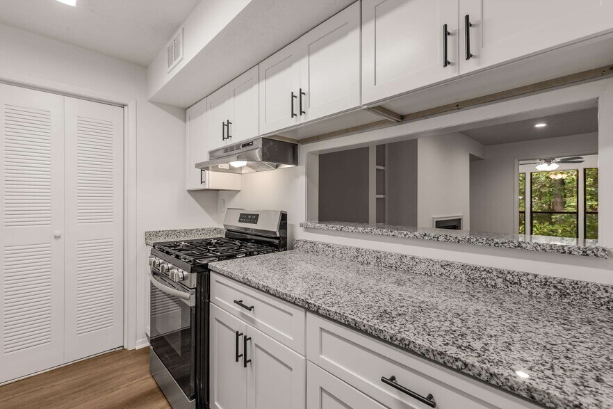 Building Photo - 1017 Dunbar Dr