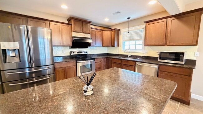 Building Photo - 7406 Rosedown Dr