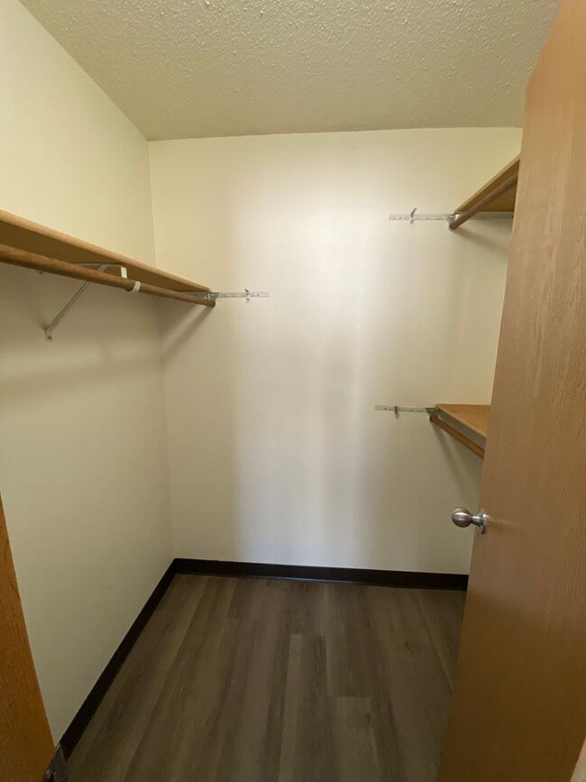 Building Photo - Spacious 3 bed, 1 bath West Fargo!
